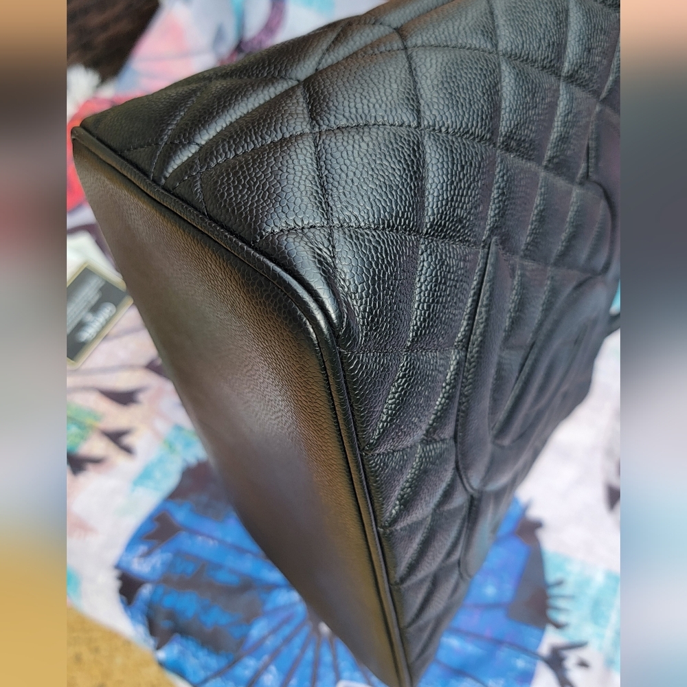 CHANEL Medallion Black Quilted Caviar Leathet Tote - Picture 12 of 16